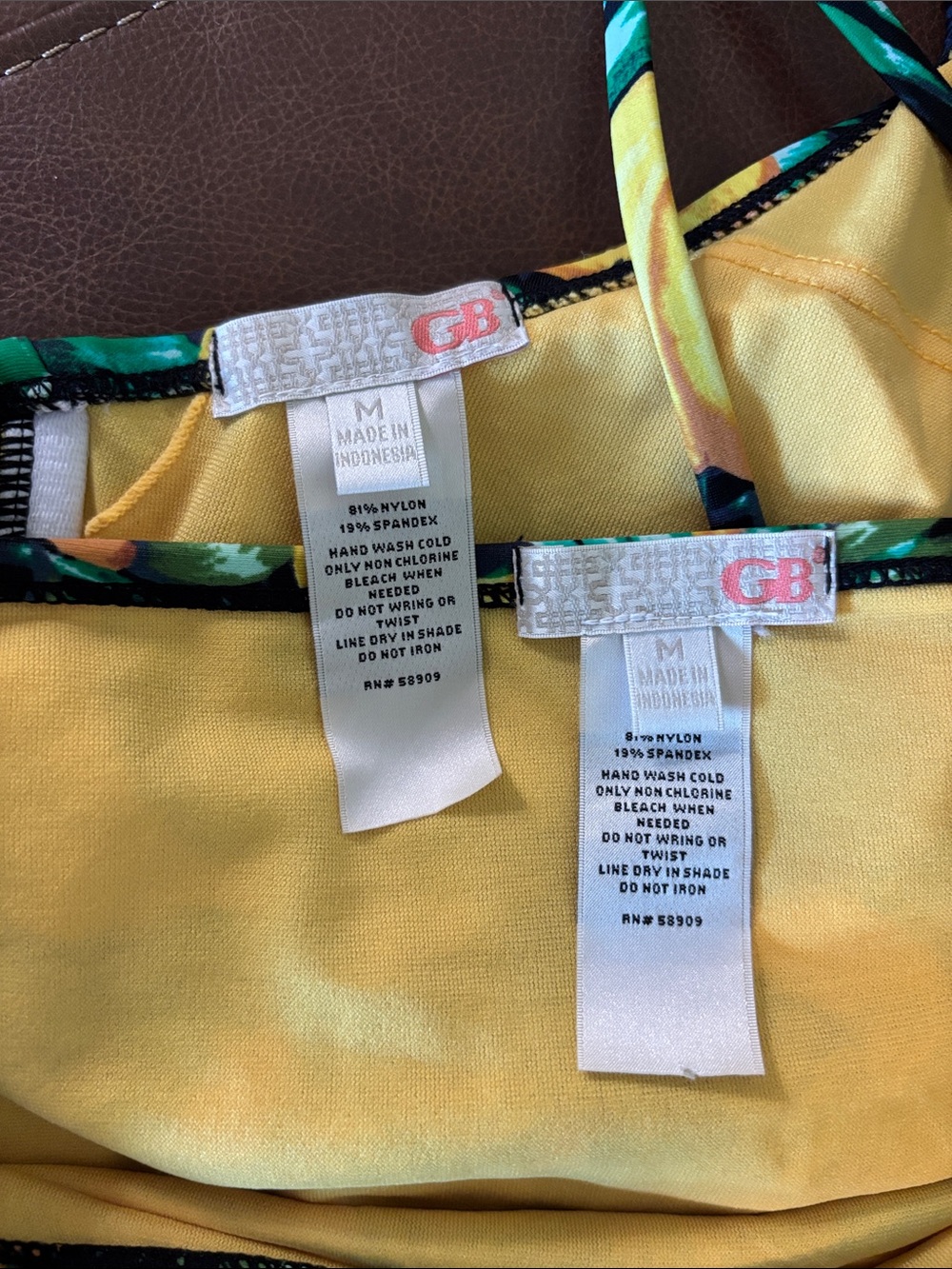 NWOT Gianni Bini Gone Bananas Yellow Tropical Print Bikini Set Women’s Medium - Picture 2 of 11